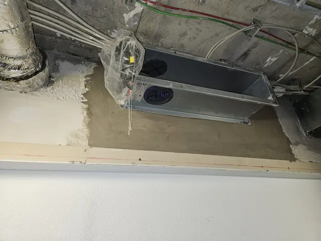 Fugenverschluss um eine Brandschutzklappe – ausgeführt von TFT Brandschutz (Bild 3)