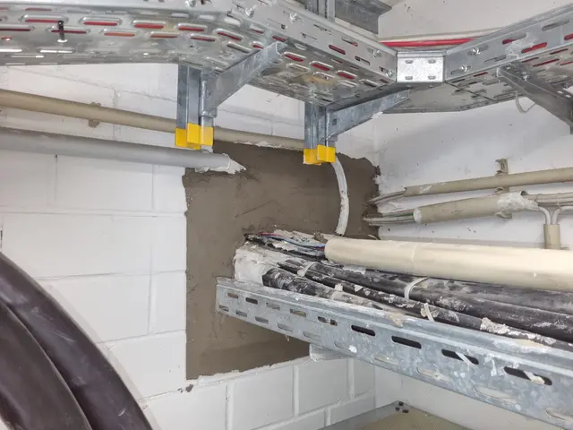 Mörtelabschottung in Wand oder Decke – ausgeführt von TFT Brandschutz (Bild 7)