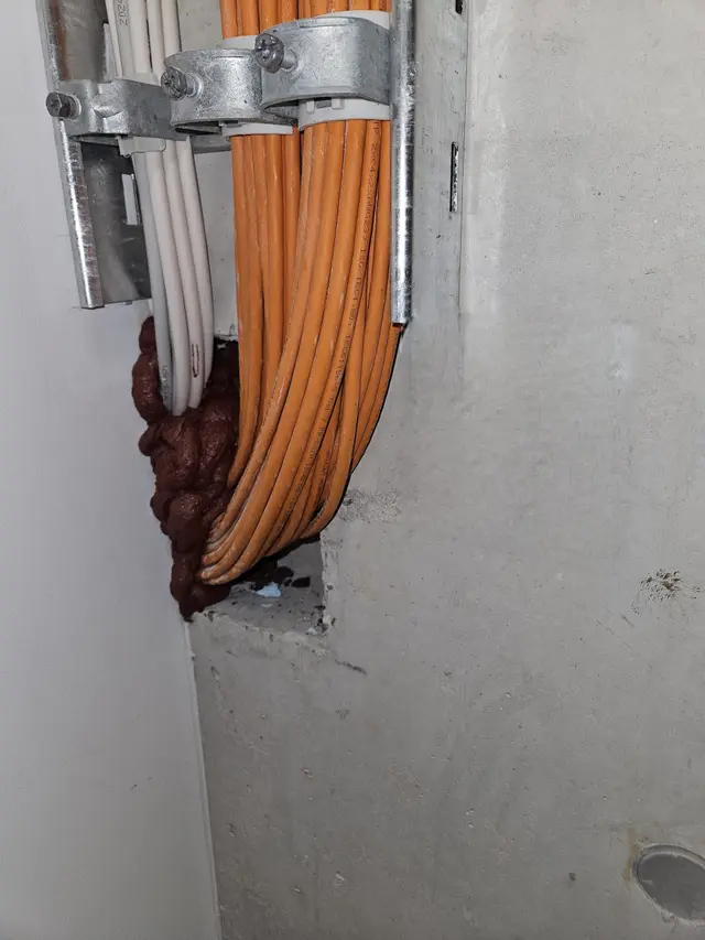 Abschottung mit Brandschutzschaum – ausgeführt von TFT Brandschutz (Bild 2)